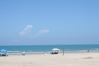 Beachfront 4th Floor, Unbelievable Views!!!