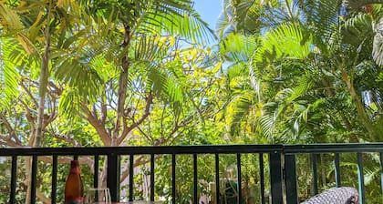 Beautiful 2 bdrm by Charley Young Beach. Walk to Kihei Downtown. From 99/night!