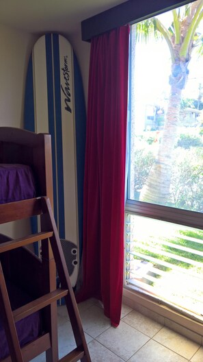2 bedrooms, iron/ironing board, travel cot, free WiFi