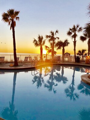 Indendørs pool, udendørs pool