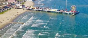 Special March 6-9! OCEANFRONT! The Enchanted Sea Star!