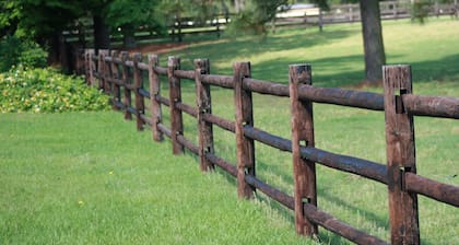 Tanglewood Farm -Horse & Hound Suite 1 BR/2BA Private Apt on Horse Farm