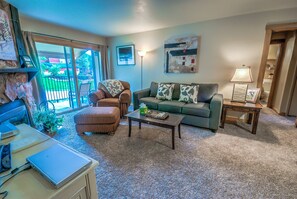 TV, fireplace - Spacious 2-Bedroom Ski-In/Ski-Out Condo with Balcony Views | Ski Inn! (Steamboat Springs)