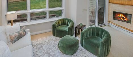 Télévision, cheminée