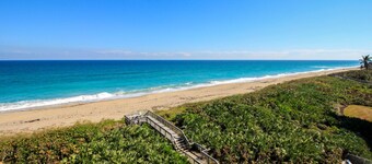 Oceanfront Penthouse with Amazing Views on S. Hutchinson Island/Stuart