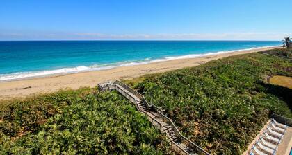 Oceanfront Penthouse with Amazing Views on S. Hutchinson Island/Stuart