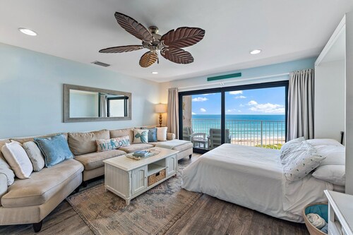 Oceanfront Penthouse with Amazing Views on S. Hutchinson Island/Stuart
