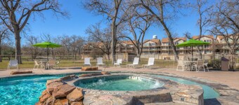 Treetop Retreat on the Guadalupe Ultra Private 3rd Floor End Unit