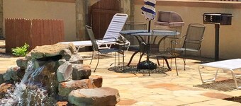 Treetop Retreat on the Guadalupe Ultra Private 3rd Floor End Unit