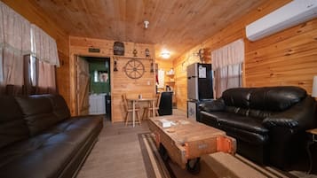 Smart-TV, DVD-spiller og stereoanlegg