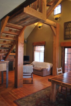 TV, fireplace, stereo