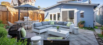 IDEAL LOCATION! Steps 2 Beach,Shops,Dining/Great Yard 4 BBQ