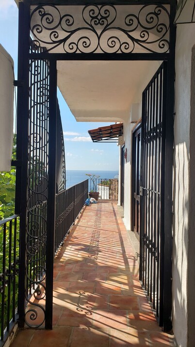Spectacular Bay Views! Above Los Muertos Beach & Old Town.