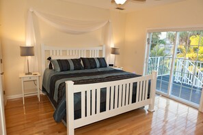 3 chambres, coffre-fort, fer et planche à repasser, lit de bébé portatif