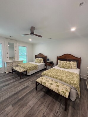 2 habitaciones, tabla de planchar con plancha, wifi y ropa de cama