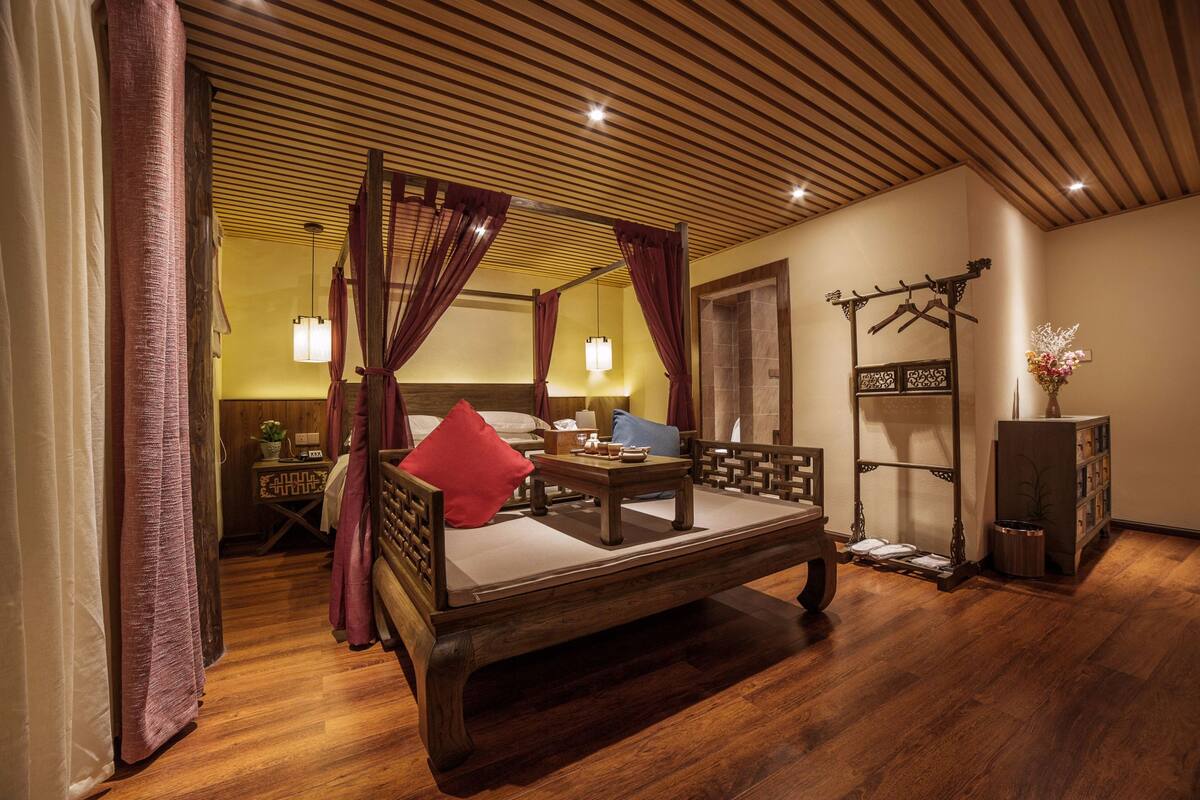 Premium bedding, down comforters, pillowtop beds, minibar