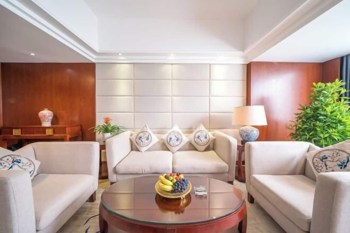 Minibar, in-room safe, desk, blackout drapes