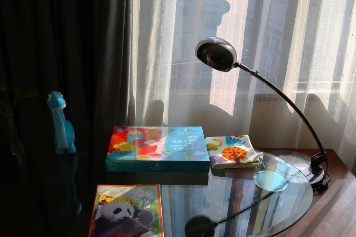 Minibar, caja fuerte, escritorio y cortinas opacas