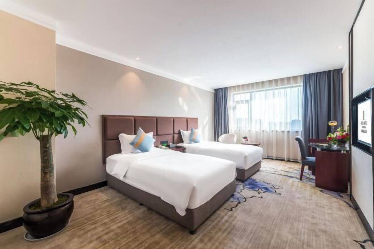 Minibar, in-room safe, desk, blackout curtains