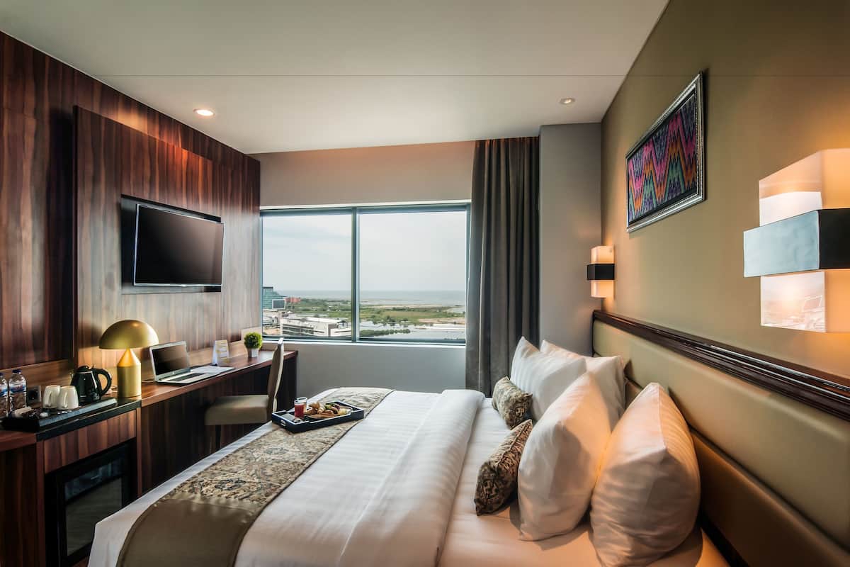 Deluxe King Sea View