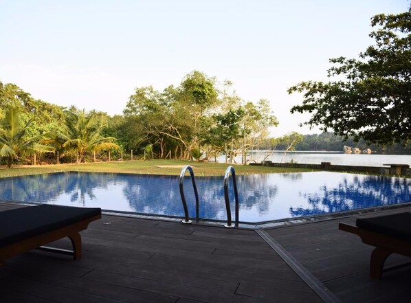 Outdoor pool - Sudu Gedara (Koggala)