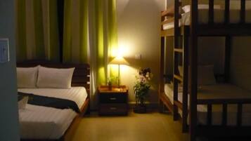 Minibar, desk, free WiFi