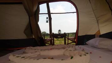 Classic Double Room, 1 Double Bed, Lakeside | Free WiFi