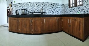 Basic Double Room, 1 King Bed | Private kitchen