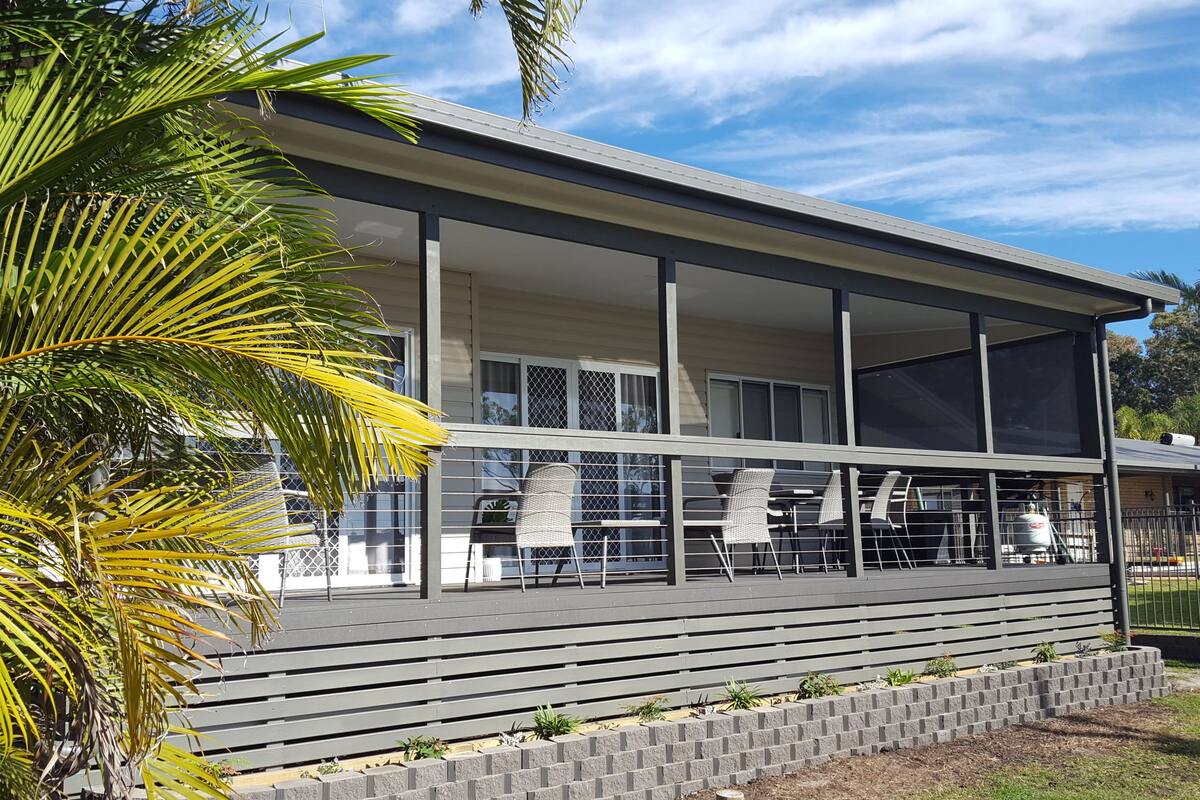 Riverview Cottage | Balcony view