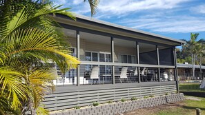 Riverview Cottage | Balcony view - Colonial Tweed Holiday & Home Park (Tweed Heads South)