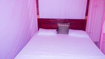 Caja de seguridad en la habitación y escritorio