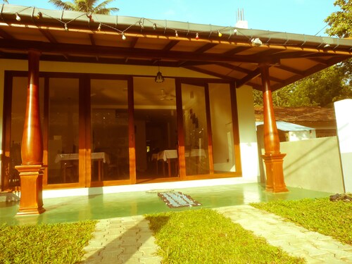 Talalla Sea Anemone Hotel