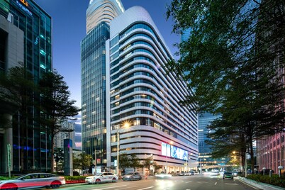 Holiday Inn Guangzhou Zhujiang New Town by IHG