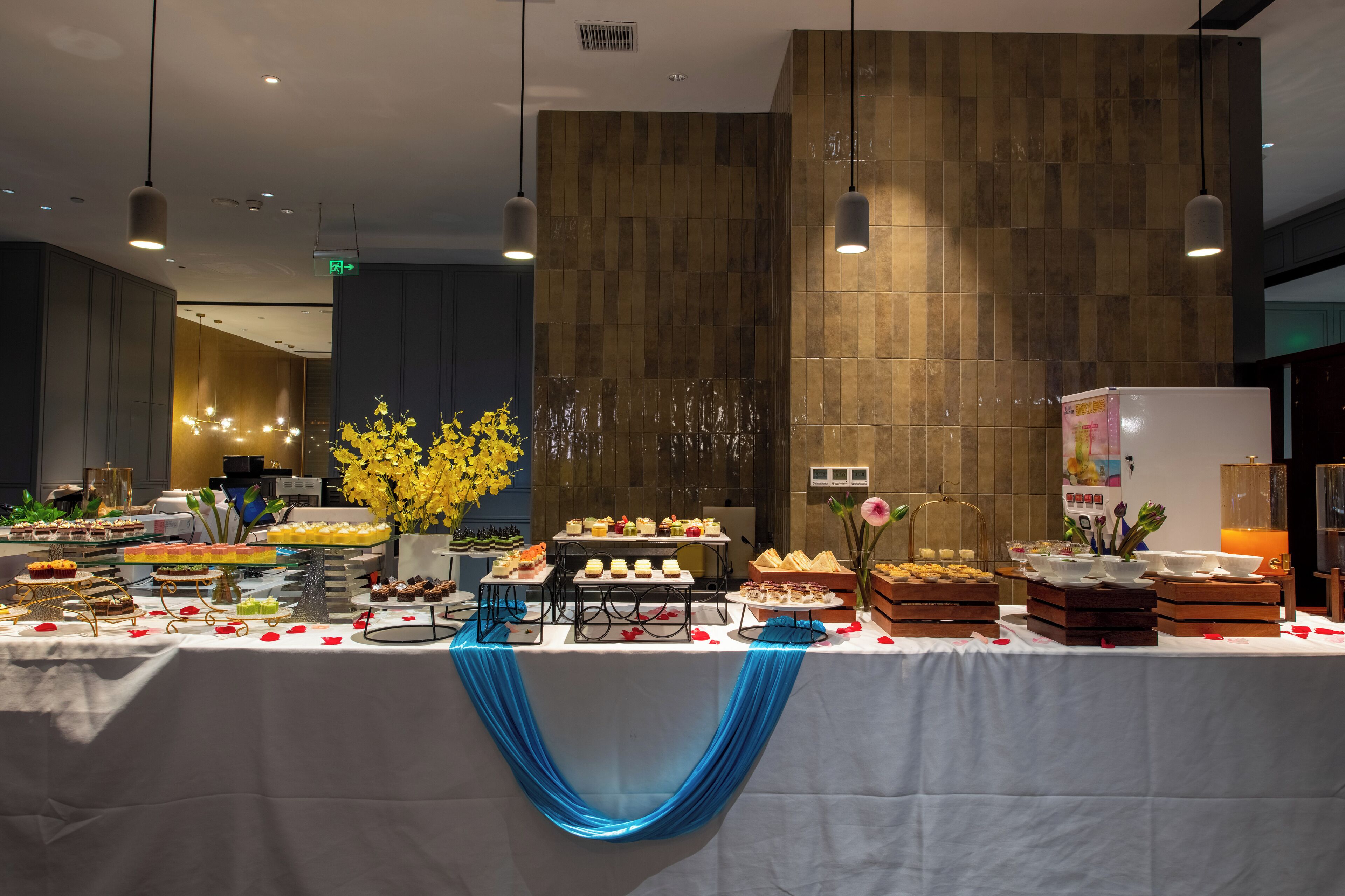 breakfast, lunch and dinner served