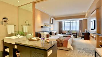 Deluxe Room | Premium bedding, minibar, in-room safe, desk
