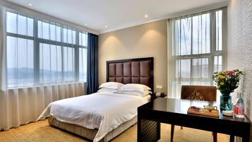 Superior Room | Premium bedding, minibar, in-room safe, desk