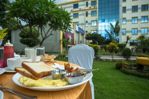 Free daily continental breakfast