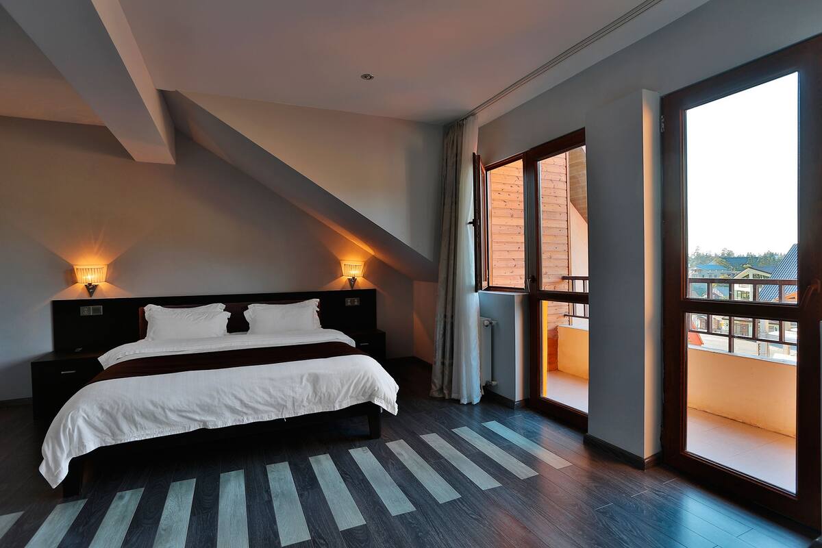 In-room safe, soundproofing, free WiFi