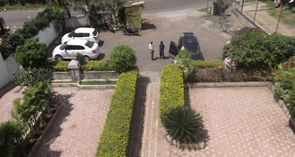 Samruddhi and Shree Inn Lodge