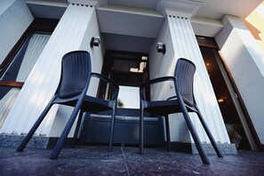 Unclassified image, 2 of 49, button