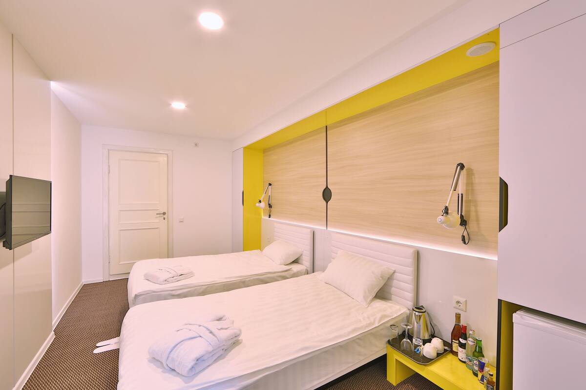 Standard Twin Room | Premium bedding, minibar, in-room safe, desk