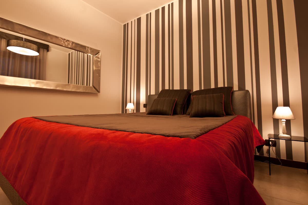 Deluxe Room | Egyptian cotton sheets, premium bedding, down comforters, minibar