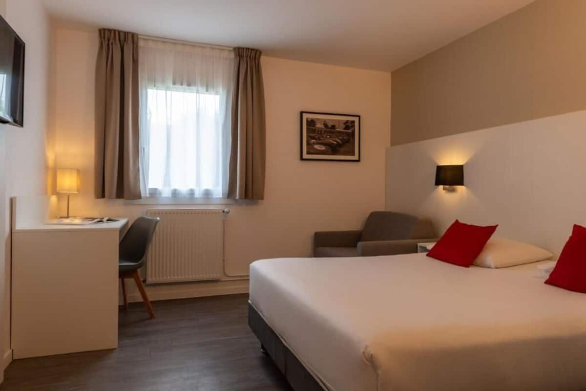Desk, iron/ironing board (on request), free WiFi, bed sheets