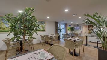Daily buffet breakfast (EUR 11.50 per person)