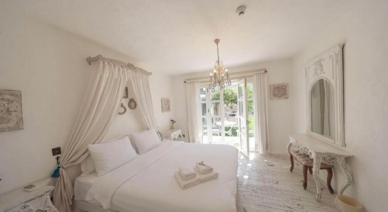 Deluxe Room | Premium bedding, minibar, in-room safe, free WiFi