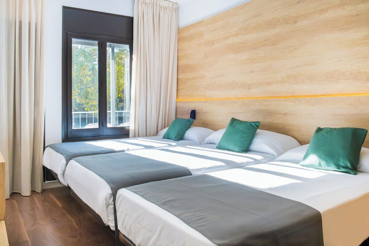 Zimmersafe, Schreibtisch, schallisolierte Zimmer, kostenloses WLAN