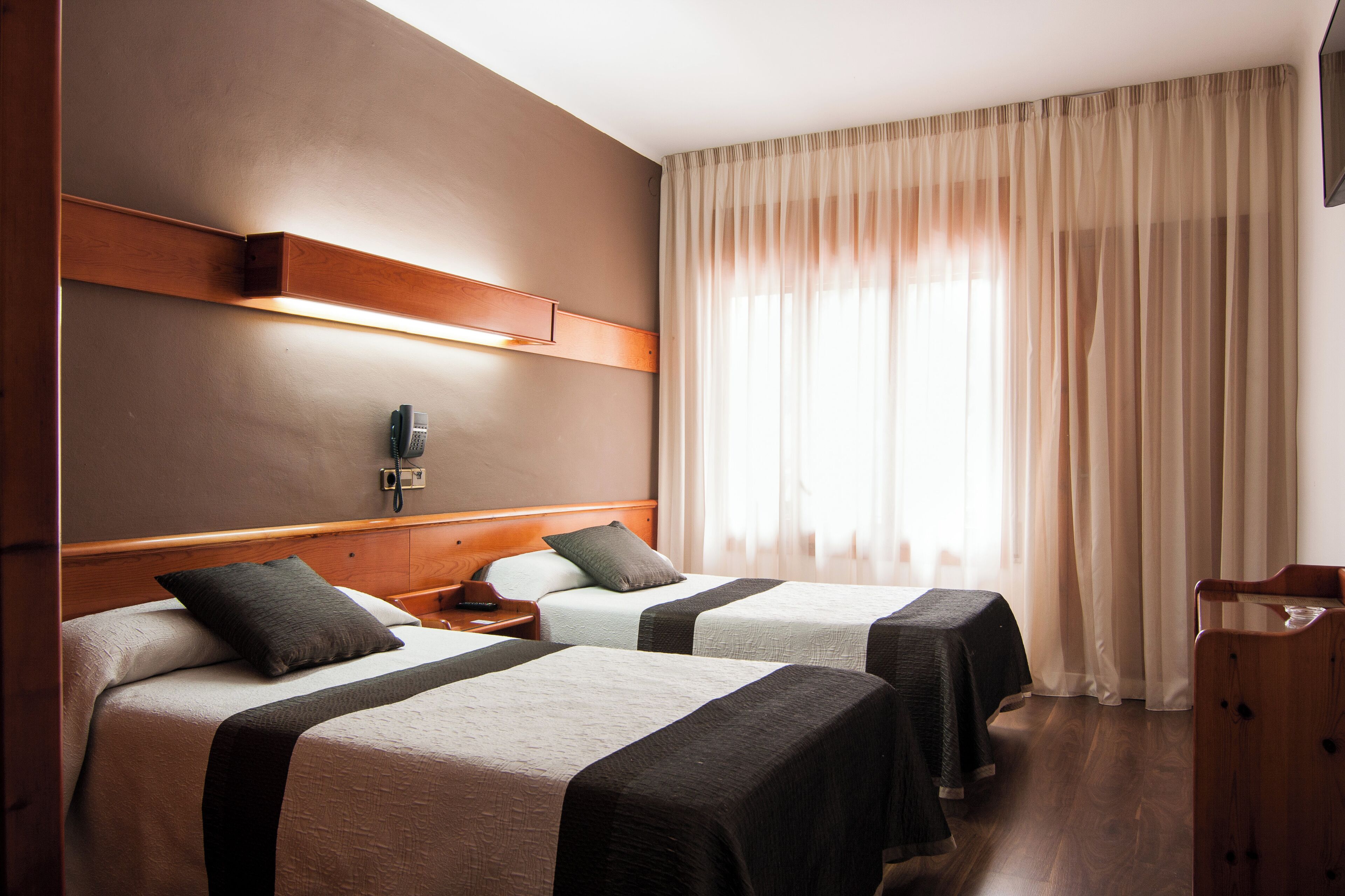 1 bedroom, in-room safe, desk, soundproofing