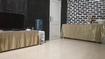 Family Room, Multiple Beds | Free WiFi