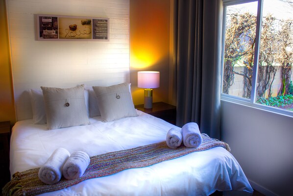 行政公寓, 2 间卧室, 无烟房, 花园景观 | 高档床上用品、客房内保险箱、免费 WiFi