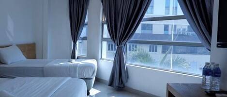 Fer et planche à repasser, Wi-Fi gratuit, draps fournis